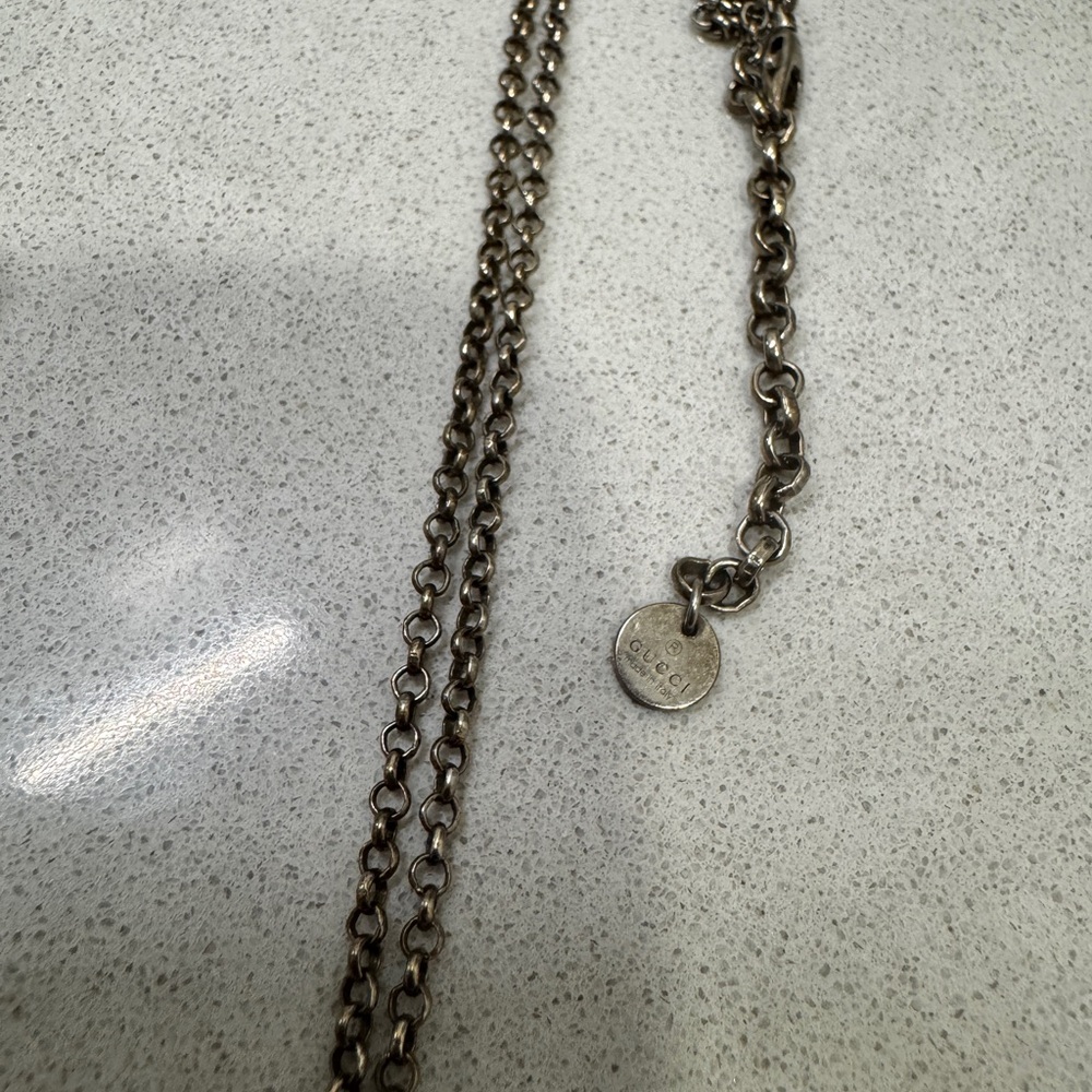 Authentic Gucci Interlocking Textured G Sterling Silver Pendant Necklace - Picture 4 of 5